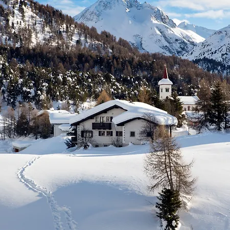 Palace Engadin-st Moritz Co2-neutral מלון דירות מלויאז