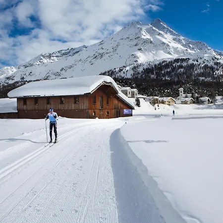 Palace Engadin-st Moritz Co2-neutral מלון דירות מלויאז